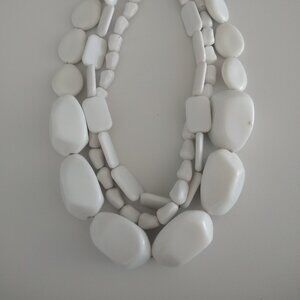 Chunk White Necklace